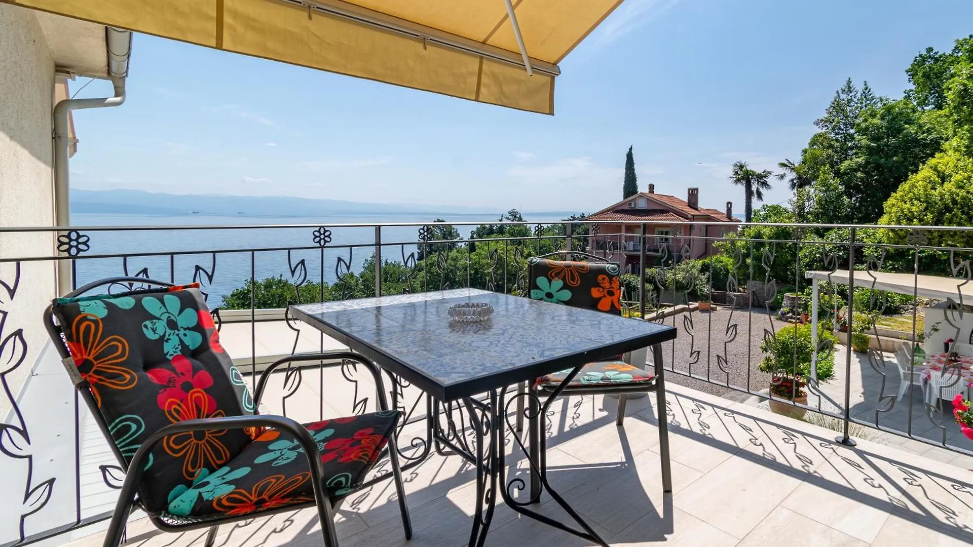 Apartments By The Sea Medveja, Opatija - 7720 Lovran 0*,